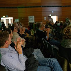 Schön wars: Viel Applaus für die gelungene Premiere PHKA-Science Slam. Foto: Roxane Fijean/PHKA