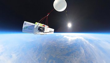 Stratosphärenballon - Physik am Rand zum Weltall: Die Forschungssonde in der Stratosphäre. Foto: PHKA